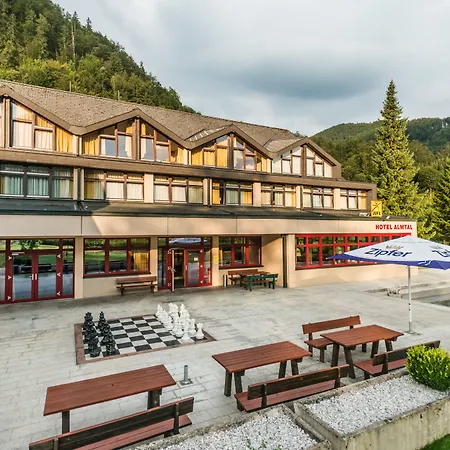 Hotel Jufa - Self Check-in Grünau im Almtal